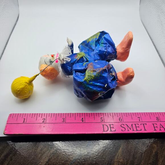 Vtg Mexico Folk Art Paper Mache Clown Figures 6.5" Creepy With Floating Balloon - Picture 7 of 7